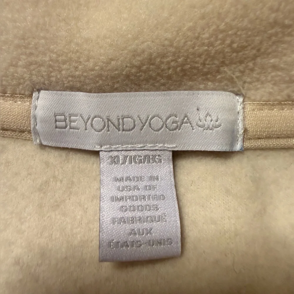 Beyond Yoga Cream Tranquility Fleece Jacket Lunar Rock Snap Front